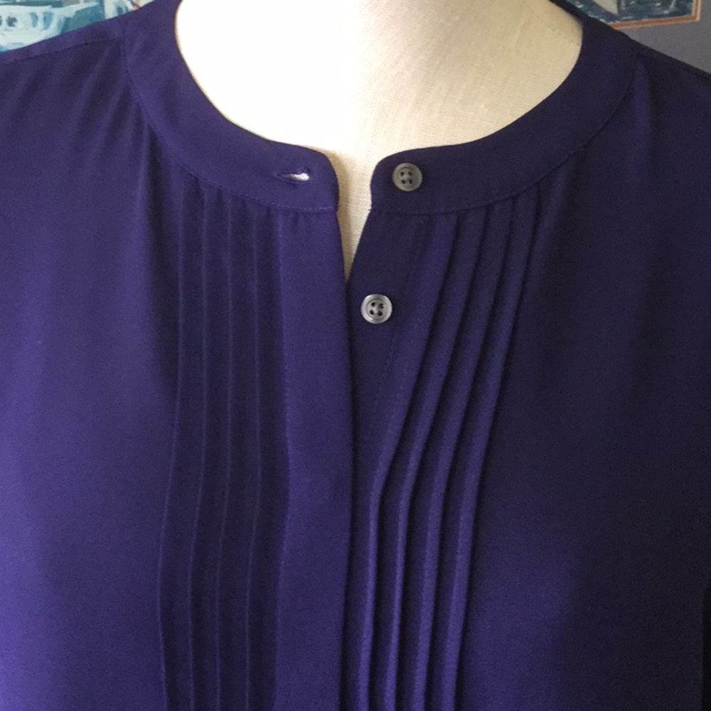 SALE! Banana Republic Pin Tucked Button Top, Small